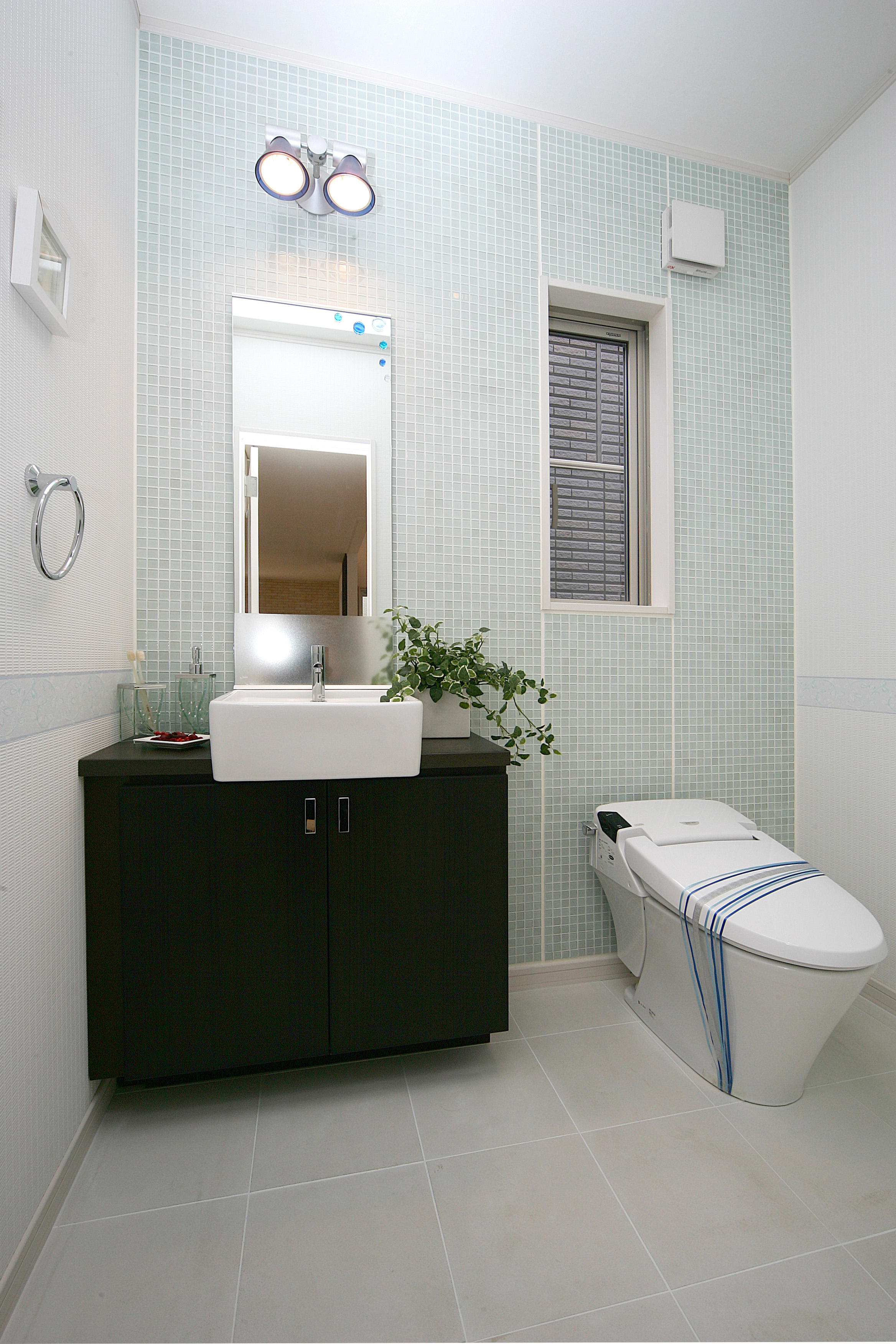 洗面室一体の爽やかなトイレ 部位 部屋別事例一覧 リノベーション東京 理想の部屋